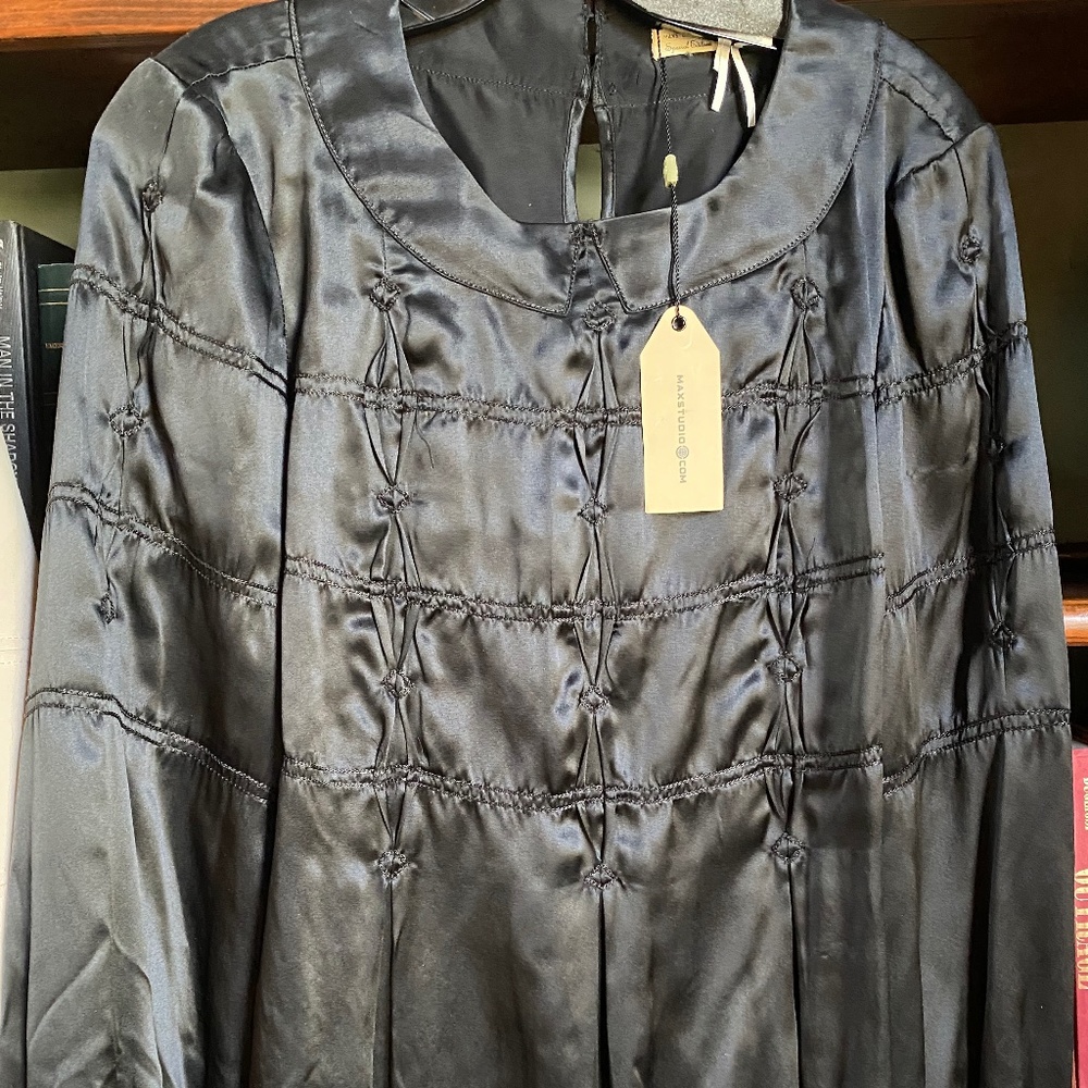 MAXSTUDIO BLACK SATIN BLOUSE NEVER WORN WITH TAGS